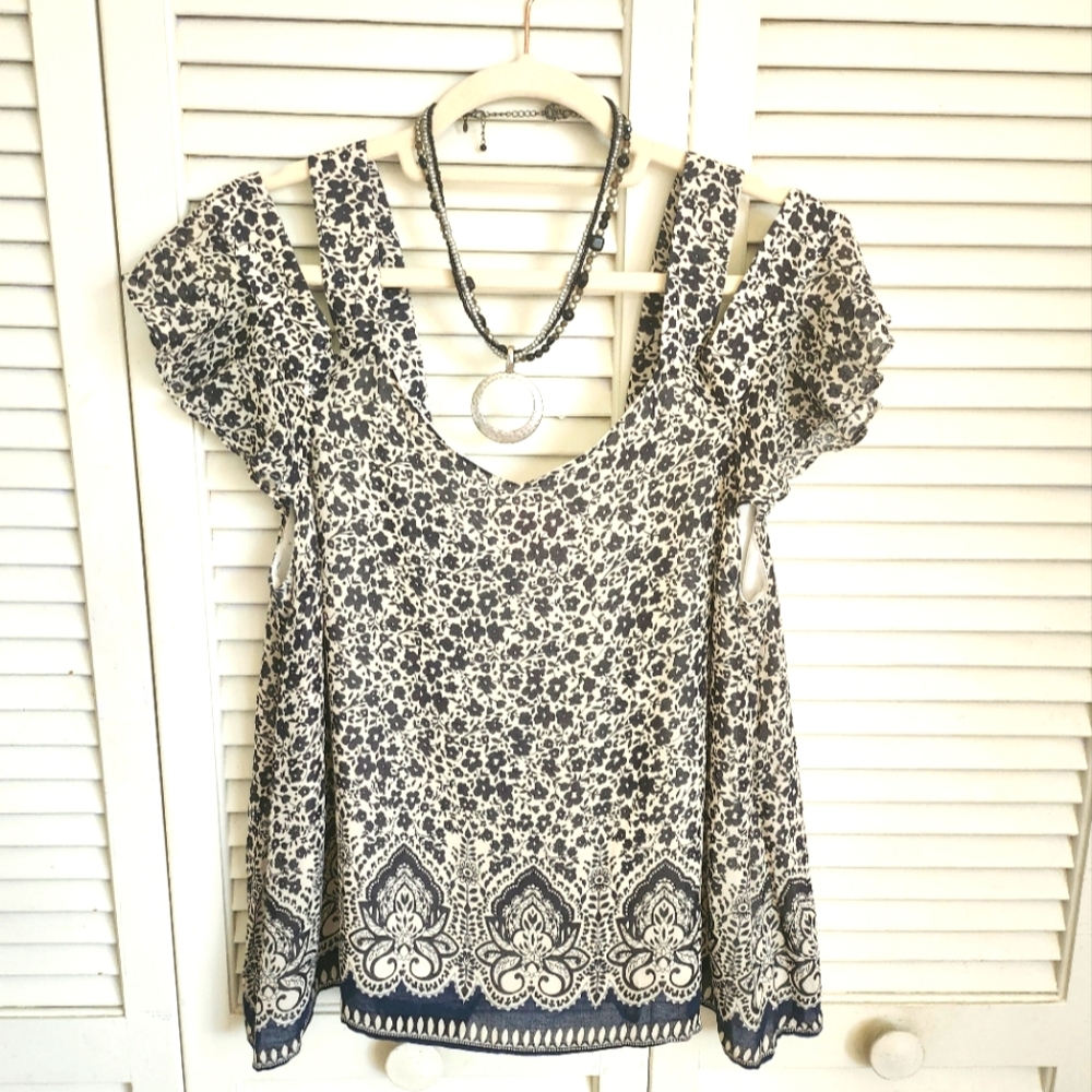 Sanctuary cold shoulder top